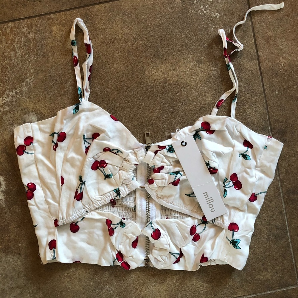 Millau cropped cherry top